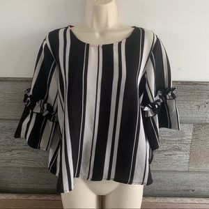 W5 Striped Ruffle Sleeve Black & White Blouse Size Medium